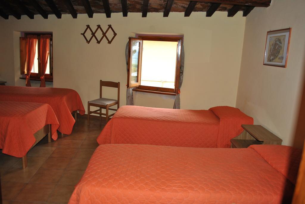 Il Gatto E La Volpe Hotel Gambassi Terme Habitación foto