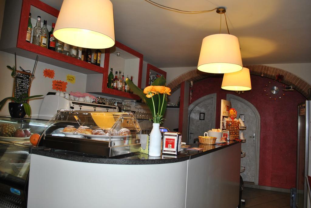 Il Gatto E La Volpe Hotel Gambassi Terme Habitación foto